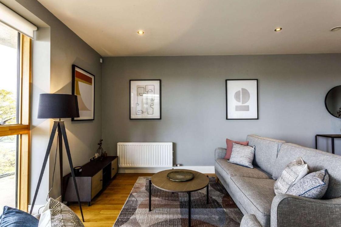 Private Room Available In Spacious High Rise Apartment With Park & City View Dublin Exterior photo